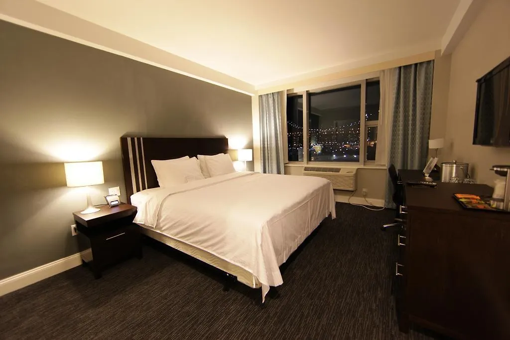 Hotel Wyndham Garden Long Island City New York